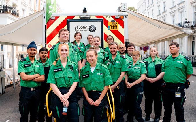 Branding_Promoting_Volunteers_Outdoor_large_pod